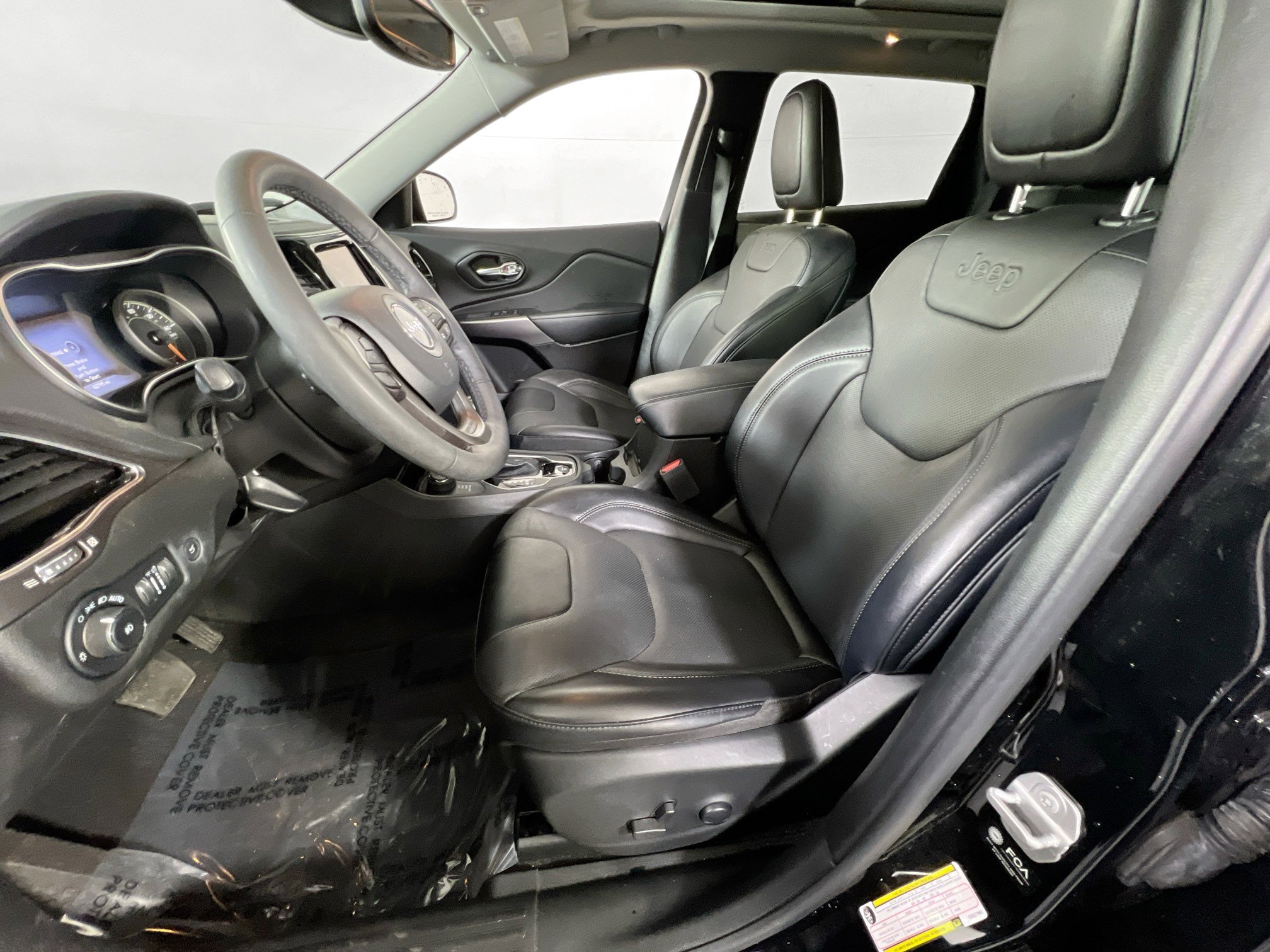 Used 2022 Jeep Cherokee Limited w/ Mopar Interior Package image 20