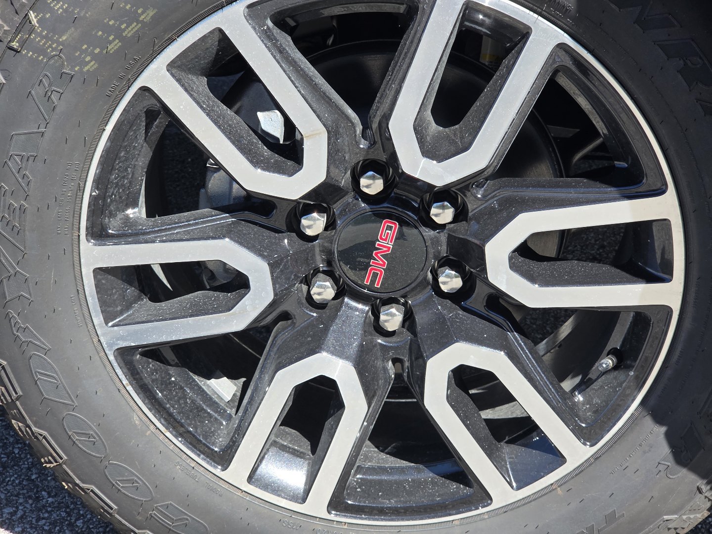 New 2026 GMC Sierra 1500 AT4 w/ AT4 Premium Package AWD/4WD image 13