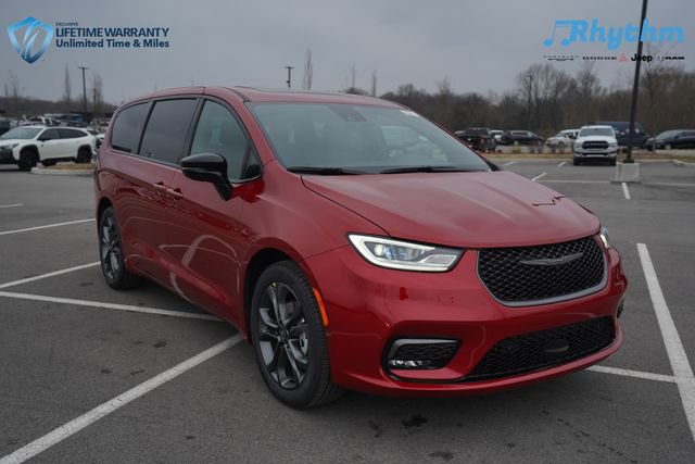 New 2026 Chrysler Pacifica Select FWD image 1