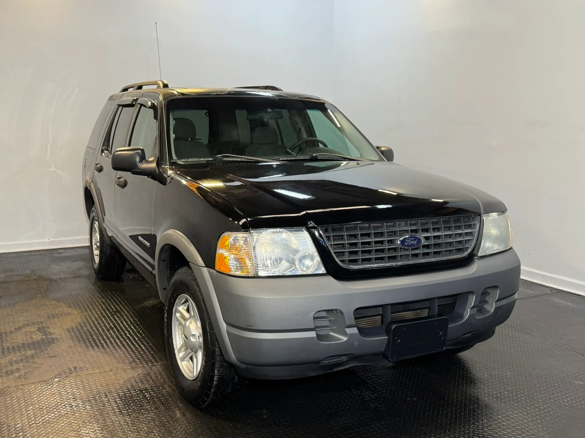 Used 2002 Ford Explorer XLS image 3