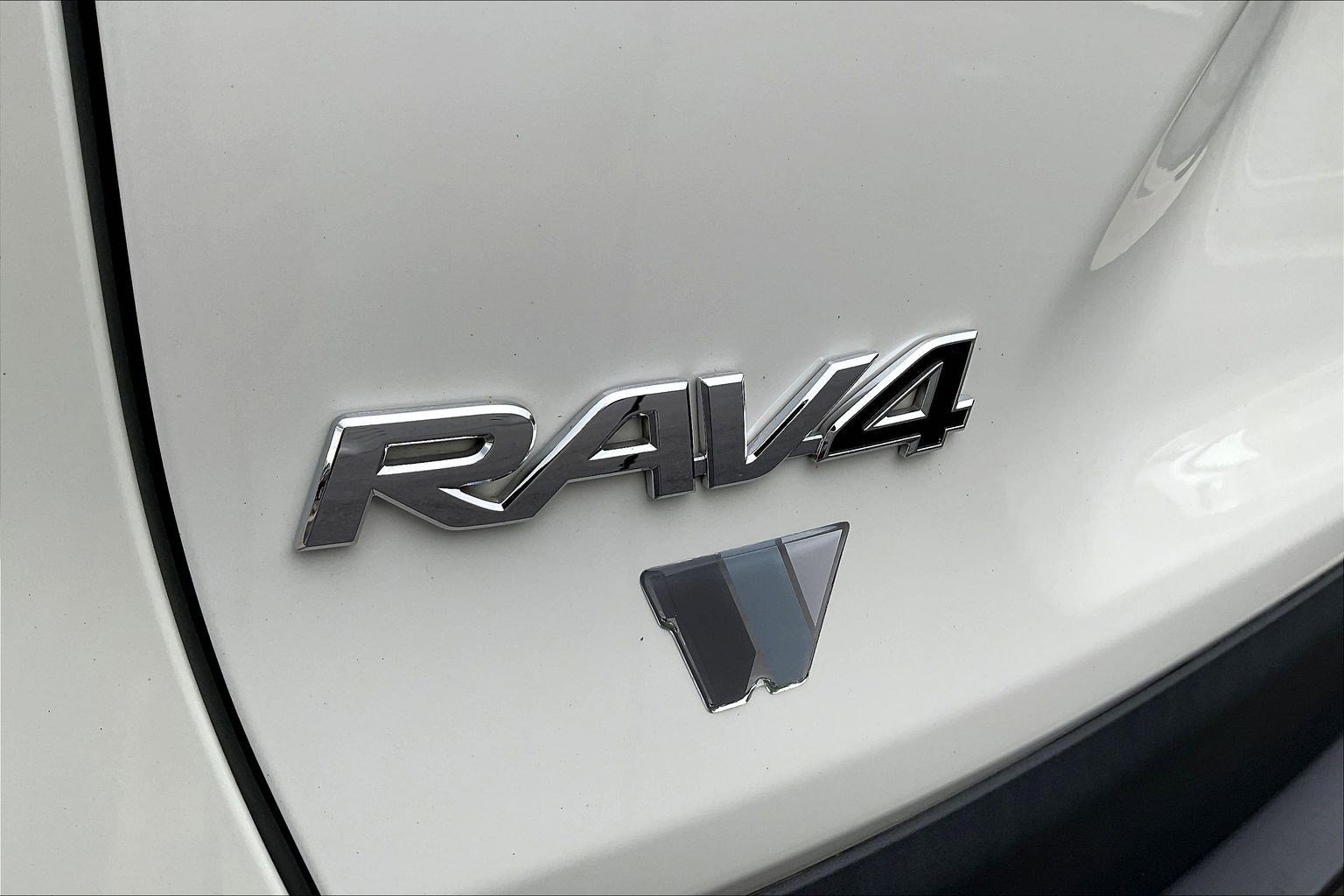 Used 2021 Toyota RAV4 Limited AWD/4WD image 24