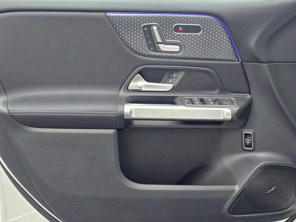 New 2026 Mercedes-Benz GLB 250 4MATIC image 35