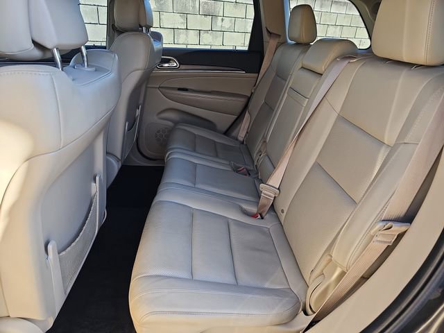 Used 2017 Jeep Grand Cherokee Limited w/ Luxury Group II image 13
