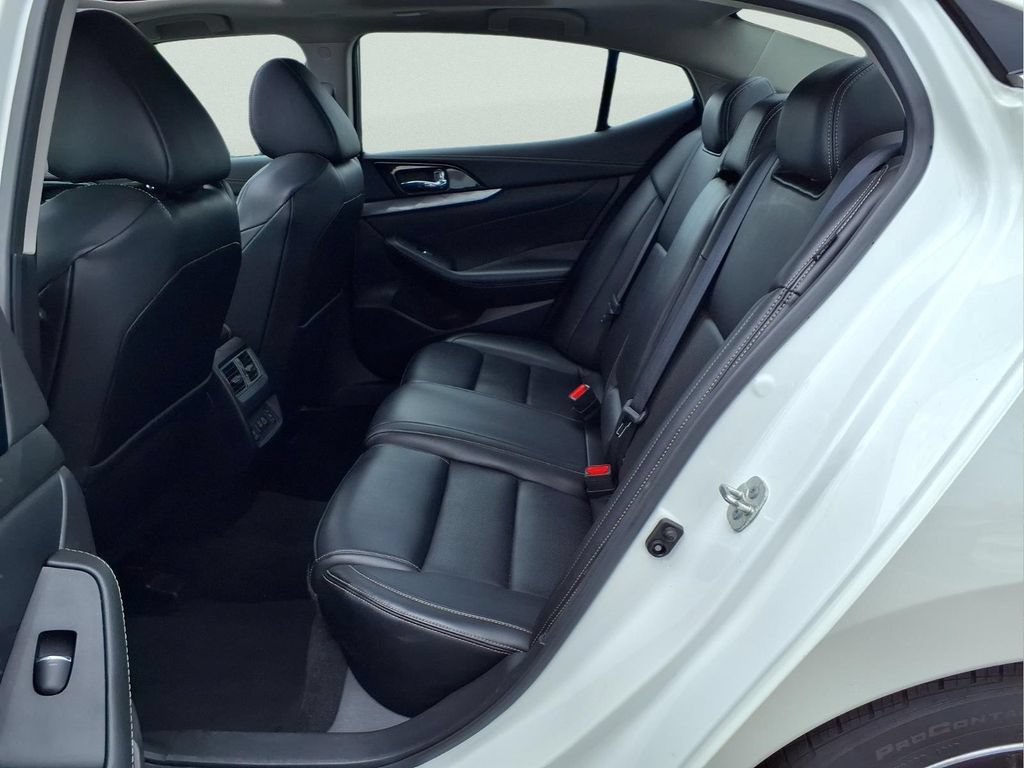 Used 2023 Nissan Maxima SL FWD image 12