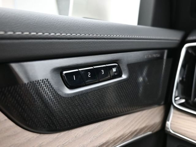 New 2026 Volvo XC90 T8 Plus w/ Protection Package Premier AWD/4WD image 31