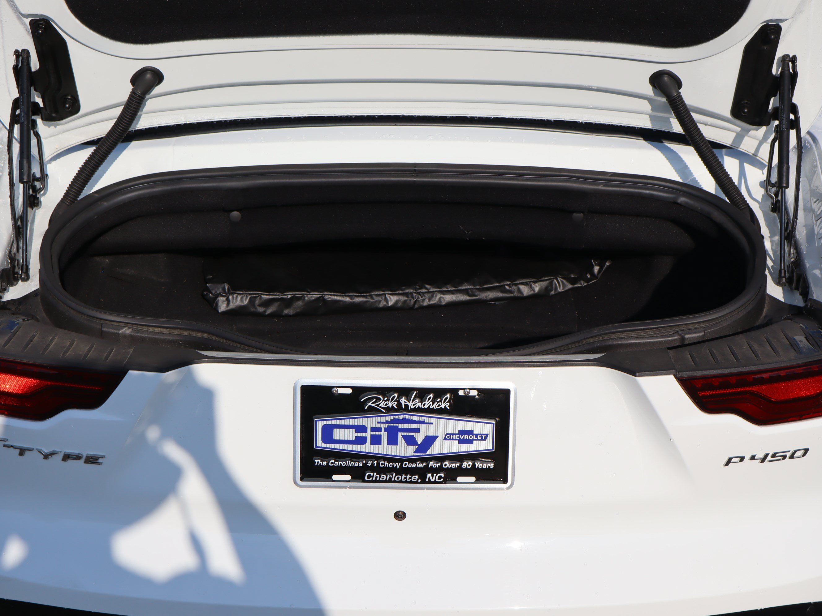 Used 2022 Jaguar F-TYPE Convertible RWD image 31