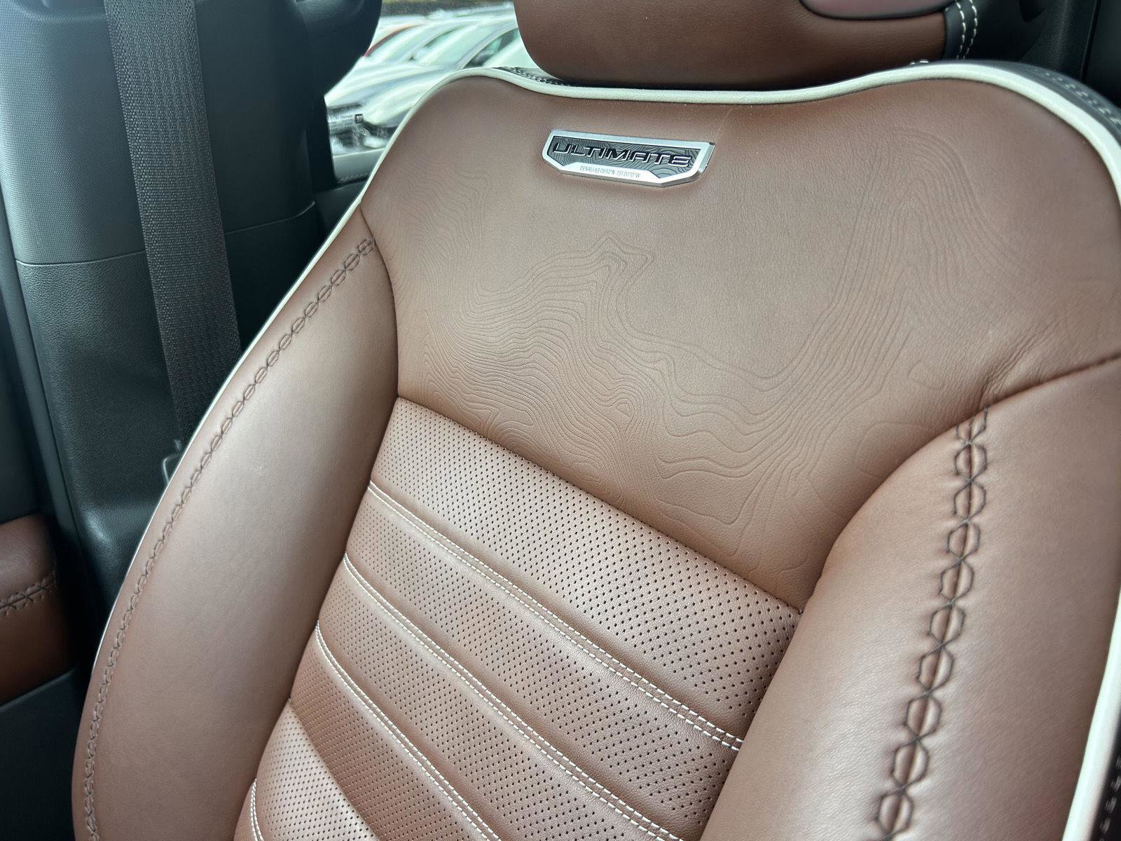 Used 2023 GMC Yukon Denali Ultimate image 34