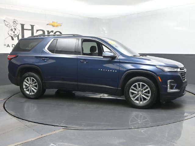Used 2023 Chevrolet Traverse LT FWD image 1