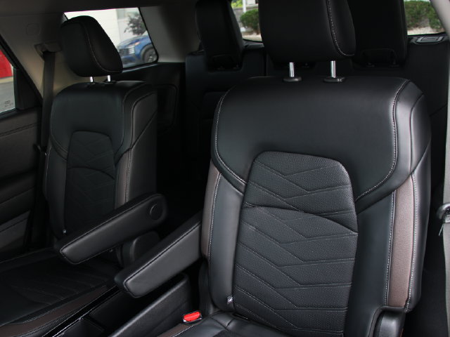 Certified 2025 Nissan Pathfinder Platinum AWD/4WD image 29