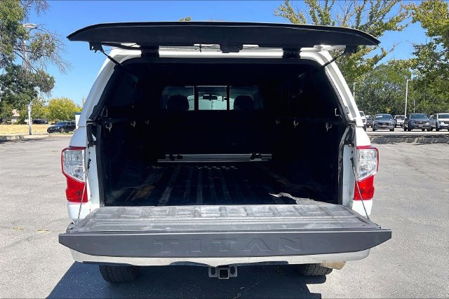 Used 2017 Nissan Titan SV RWD image 31