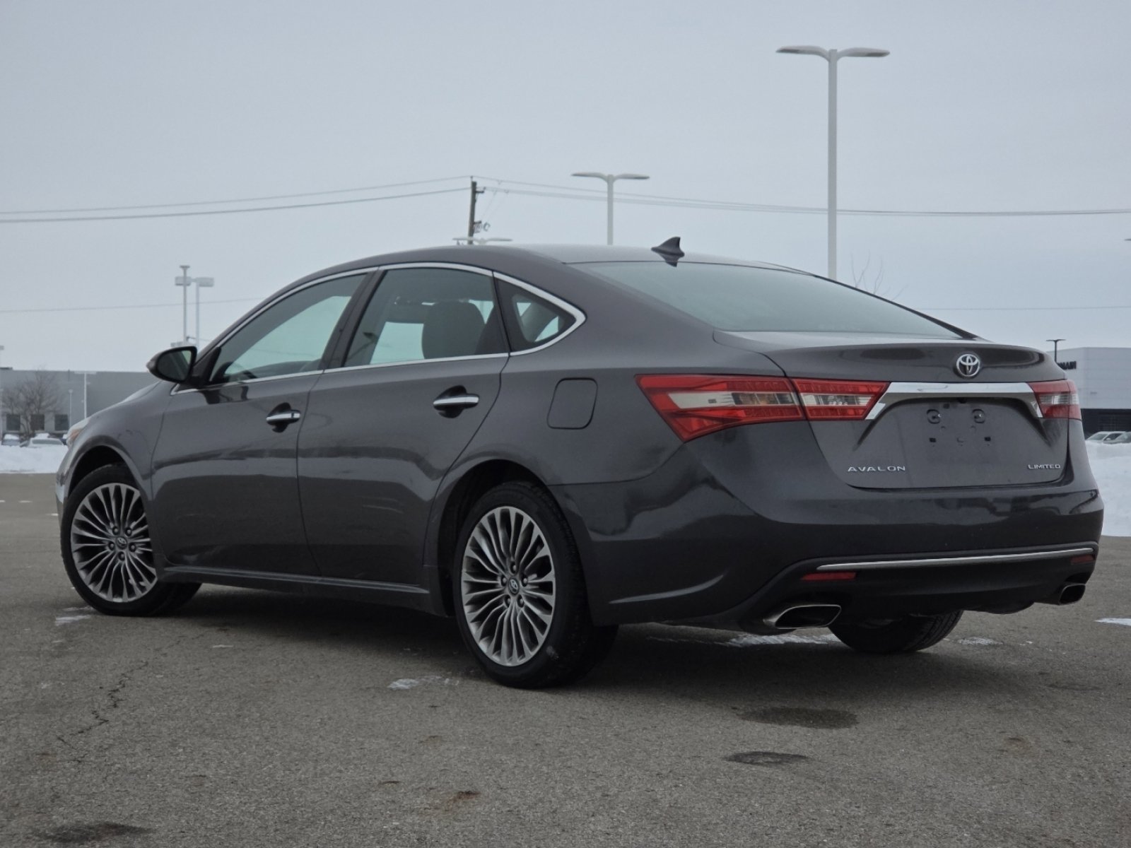 Used 2016 Toyota Avalon Limited image 17