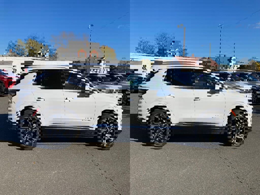 New 2026 Chevrolet Equinox EV LT w/ Convenience Package II image 8