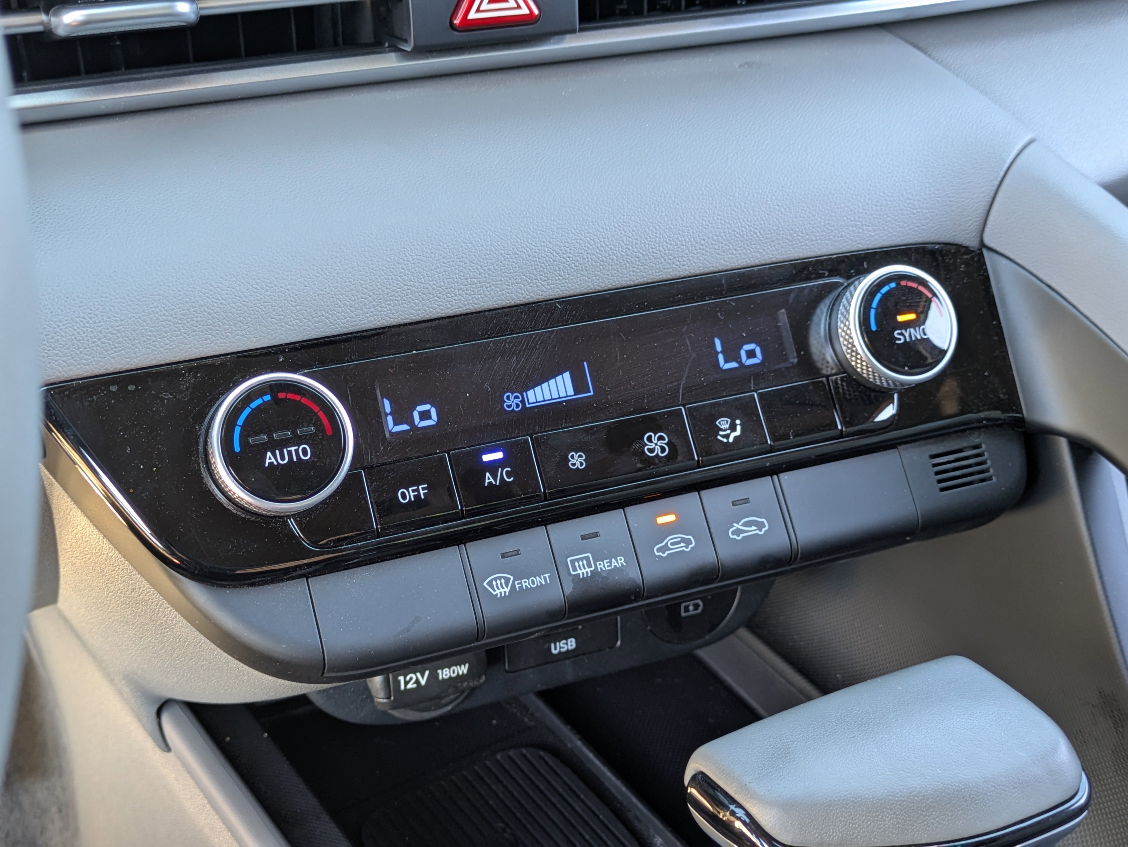 Certified 2025 Hyundai Elantra Sport image 23