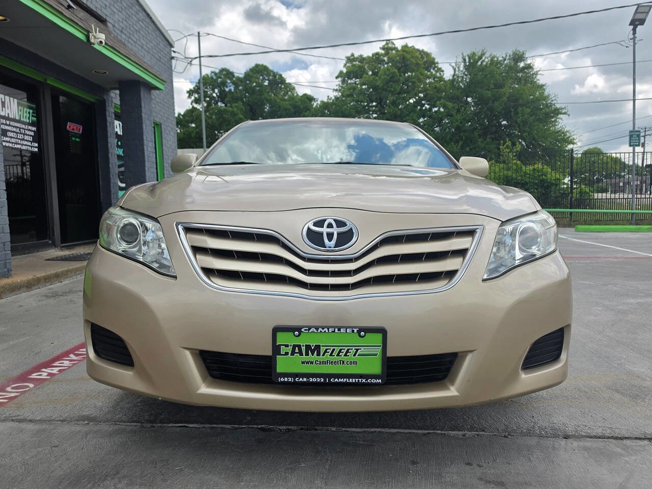 Used 2010 Toyota Camry LE image 8