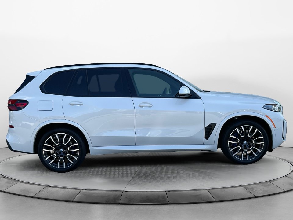 Used 2026 BMW X5 sDrive40i w/ M Sport Package RWD image 8