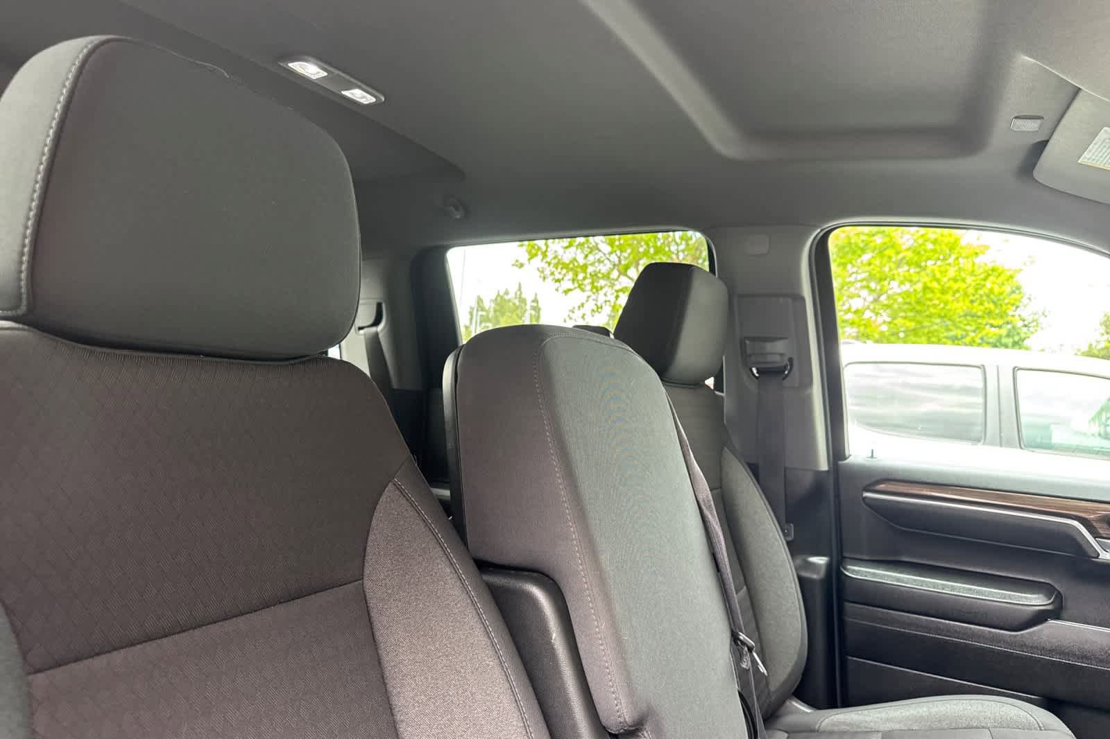 Used 2024 Chevrolet Silverado 1500 LT RWD image 17
