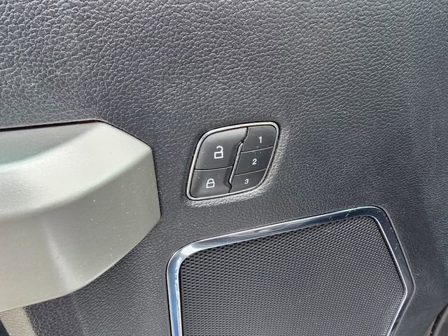 Used 2019 Ford F250 Lariat w/ Chrome Package image 19