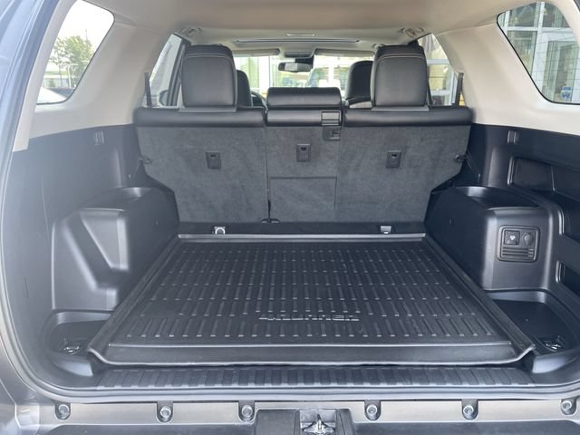 Used 2022 Toyota 4Runner SR5 Premium w/ Moonroof Package AWD/4WD image 34