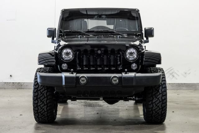 Used 2017 Jeep Wrangler Rubicon w/ Power Convenience Group AWD/4WD image 2