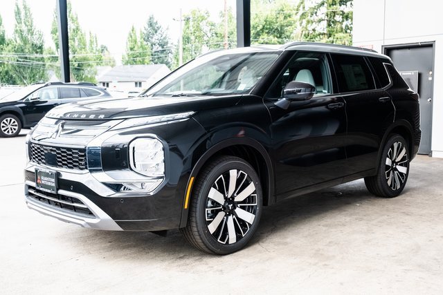 New 2025 Mitsubishi Outlander AWD image 3