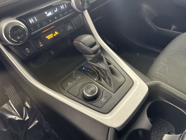 Used 2021 Toyota RAV4 XLE image 18