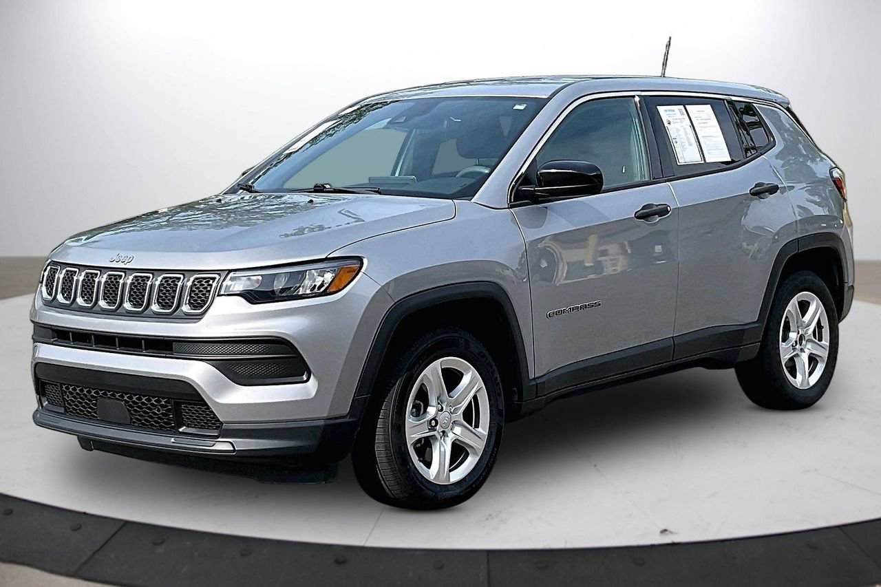 Used 2023 Jeep Compass Sport AWD/4WD image 4