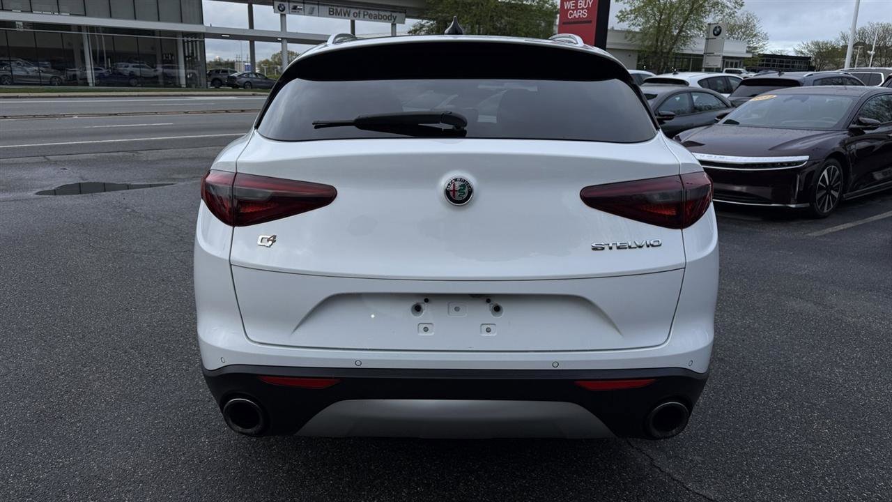 Used 2019 Alfa Romeo Stelvio AWD image 23