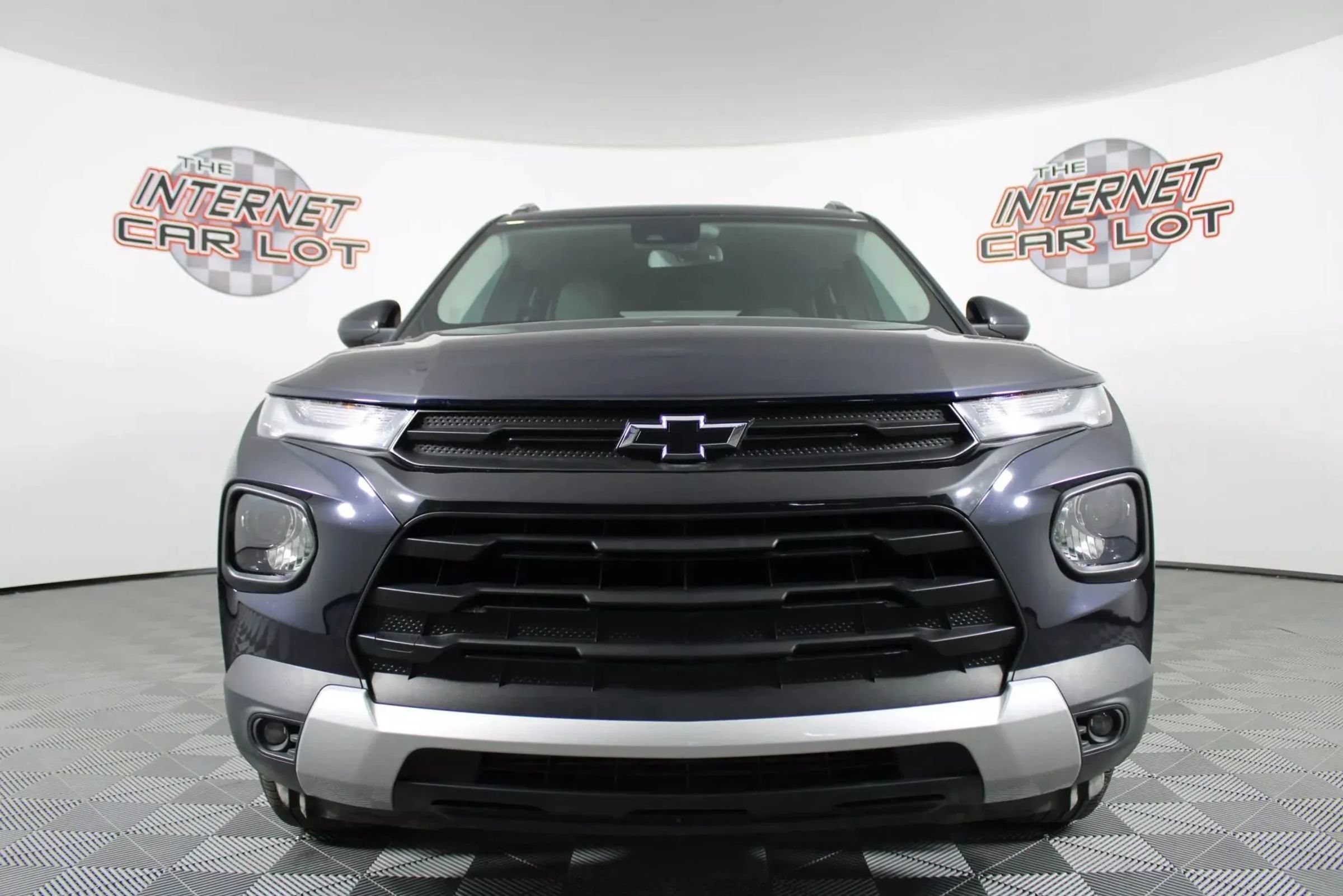 Used 2021 Chevrolet TrailBlazer LT w/ Convenience Package AWD/4WD image 2