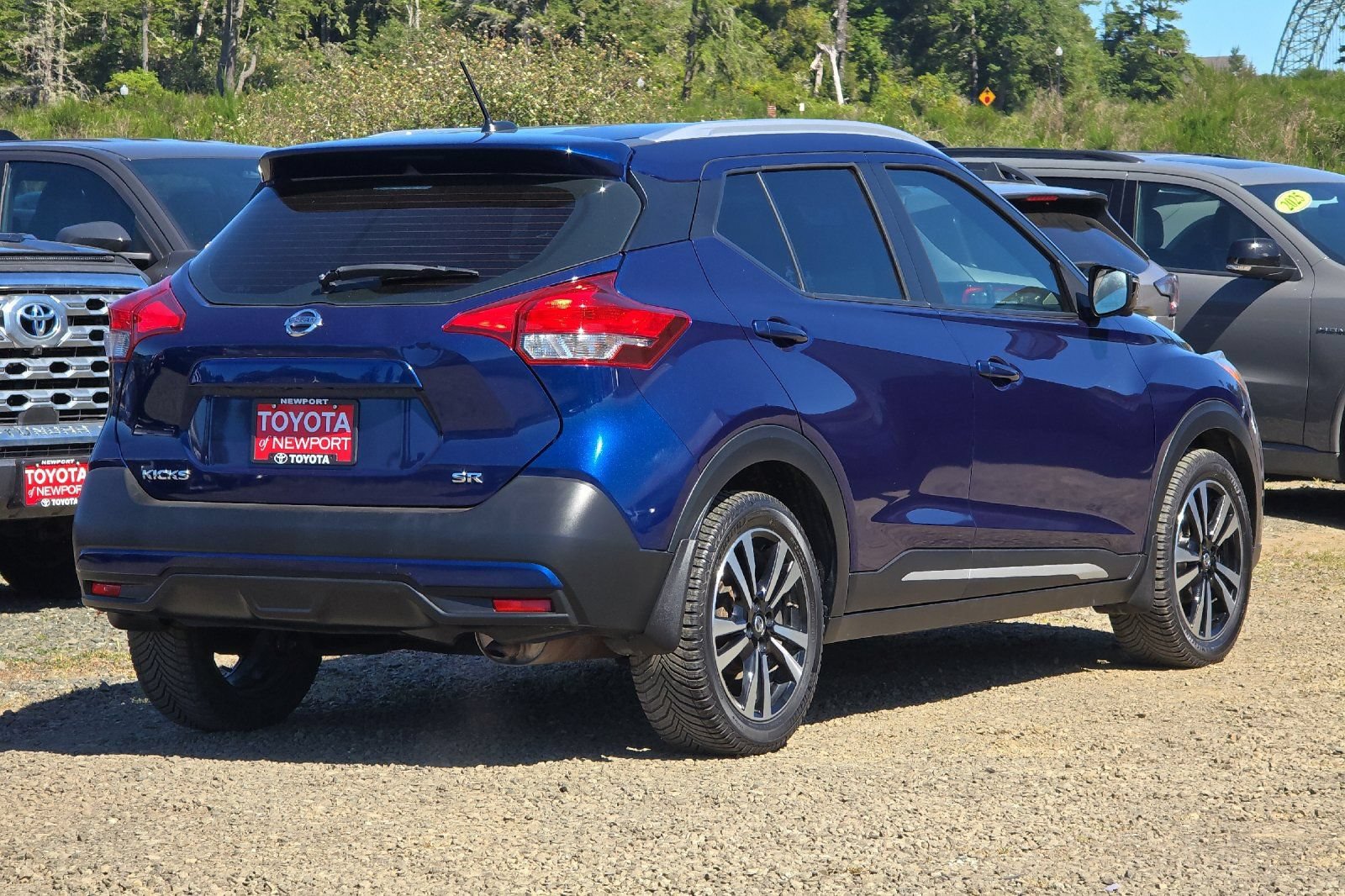 Used 2018 Nissan Kicks SR FWD image 4