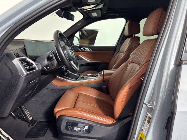 Used 2024 BMW X5 xDrive50e w/ Executive Package AWD/4WD image 11