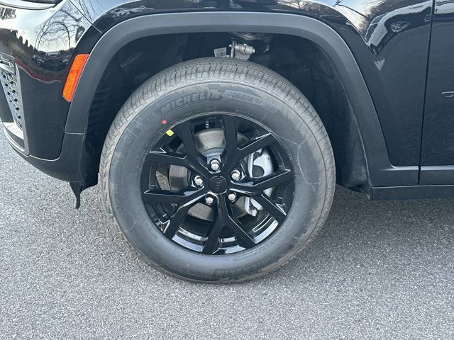 New 2026 Jeep Grand Cherokee Altitude RWD image 12