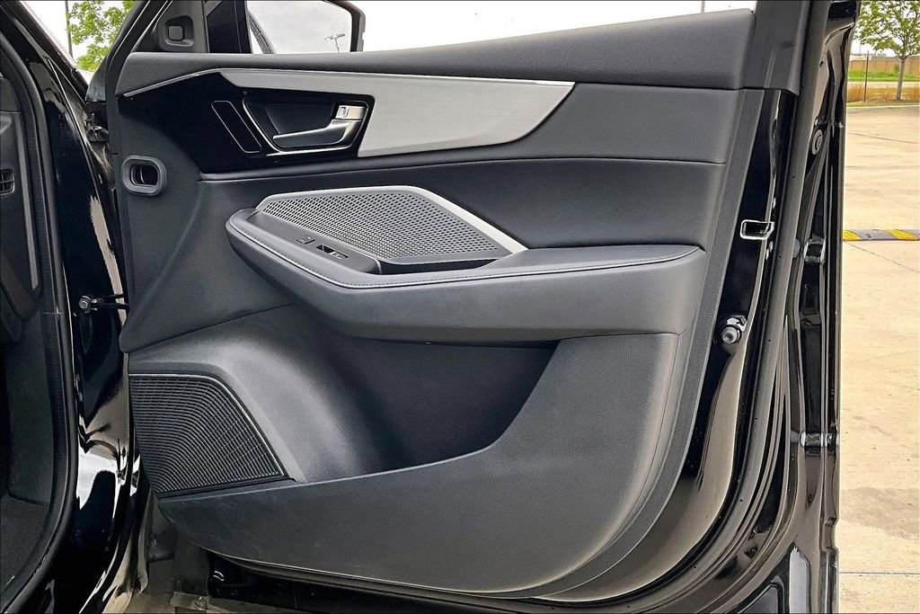 Used 2023 Acura MDX SH-AWD image 22