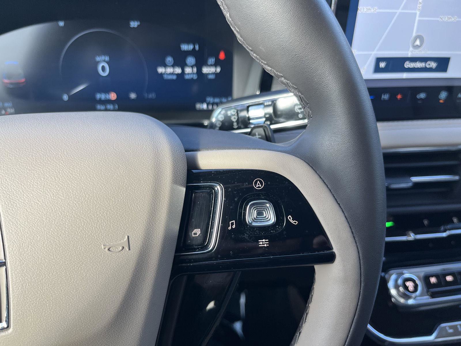 Used 2024 Lincoln Corsair FWD image 18