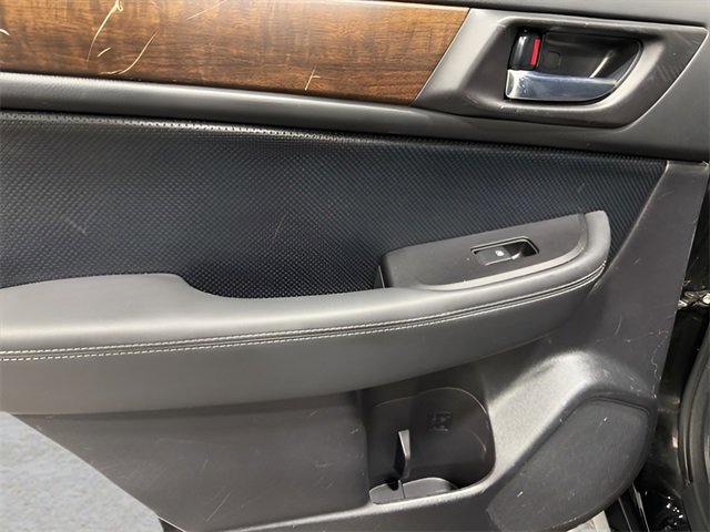 Used 2016 Subaru Outback 3.6R Limited image 29