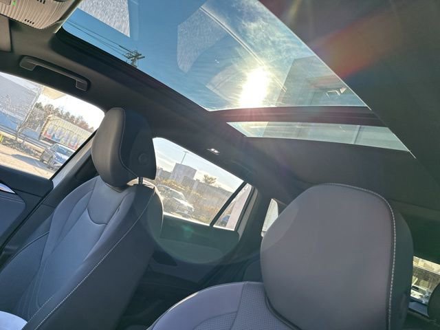 New 2025 Volkswagen Tiguan SE R-Line image 13