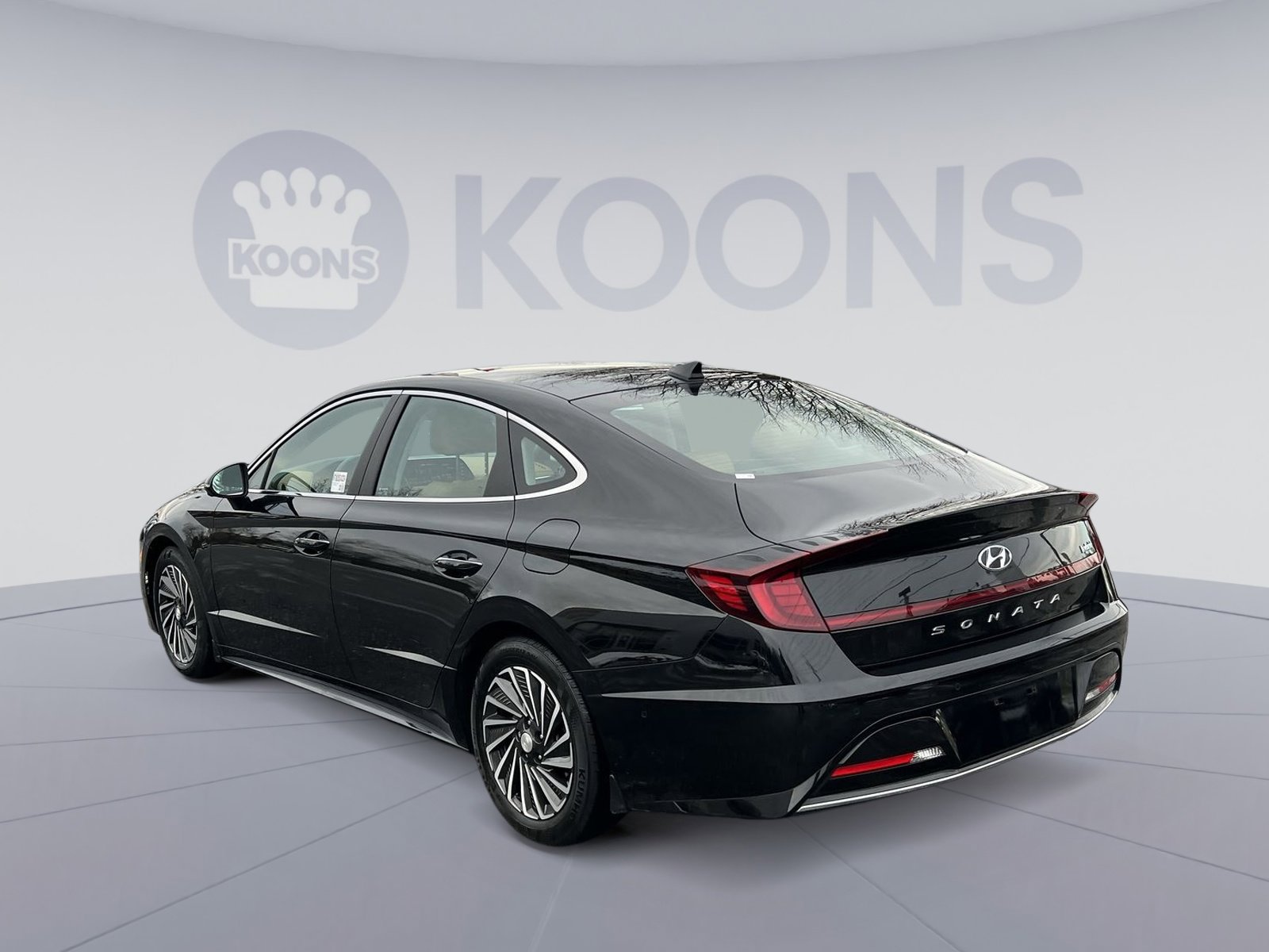 Used 2022 Hyundai Sonata Limited w/ Winter Weather Package image 4