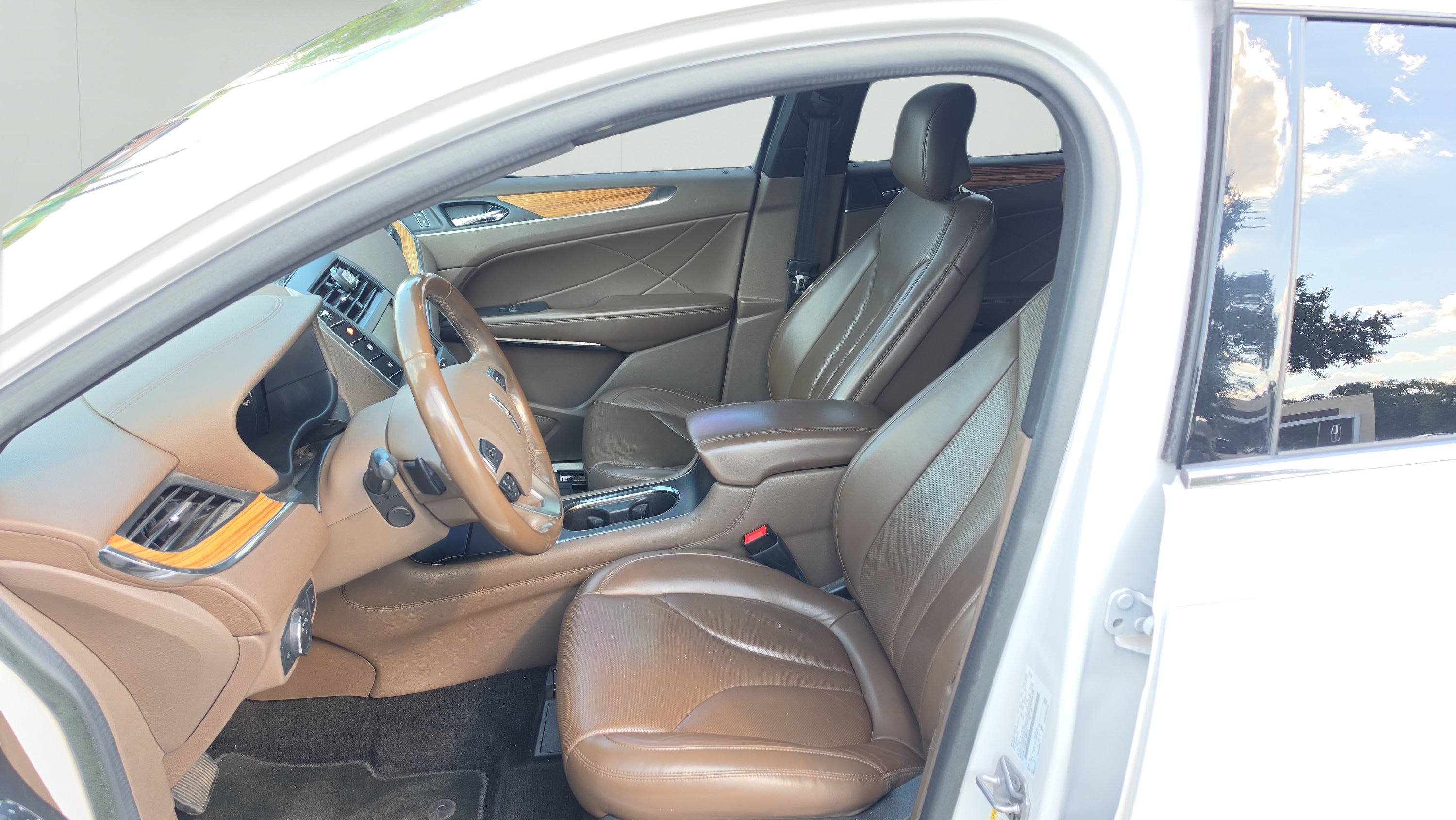Used 2015 Lincoln MKC FWD w/ Equipment Group 102A Reserve image 9