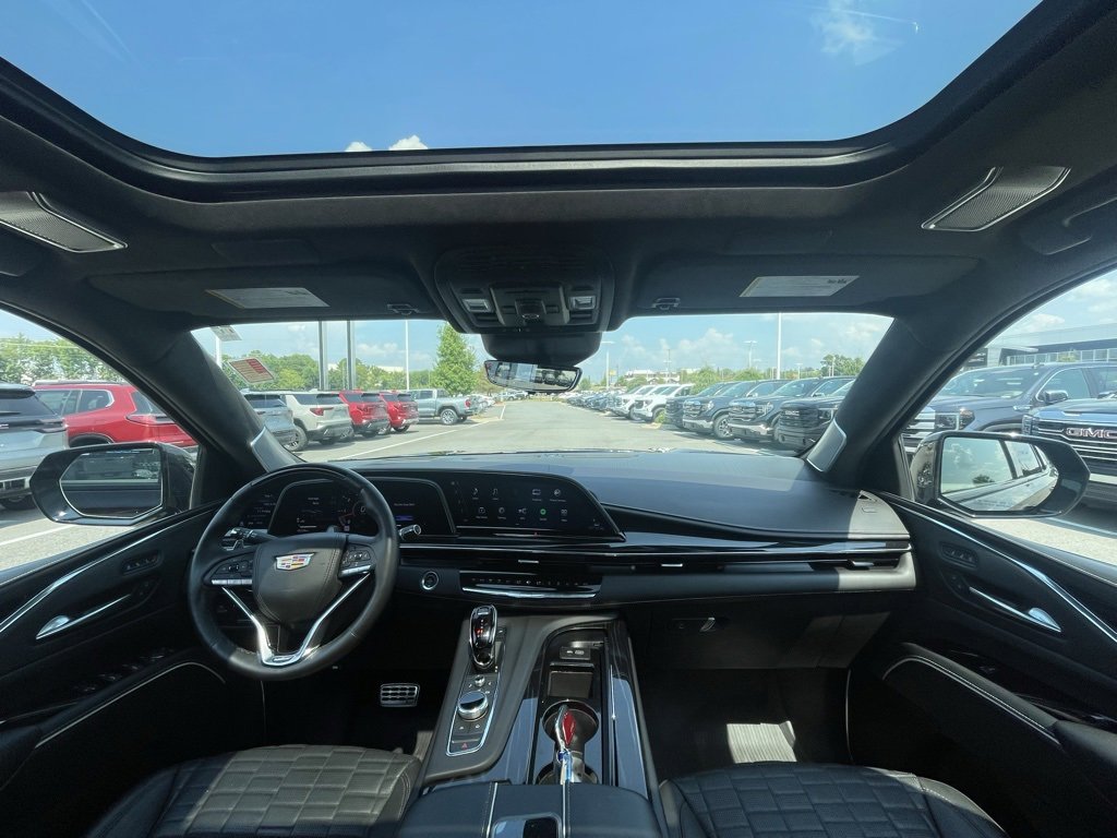Used 2024 Cadillac Escalade V w/ LPO, ONYX Package image 29