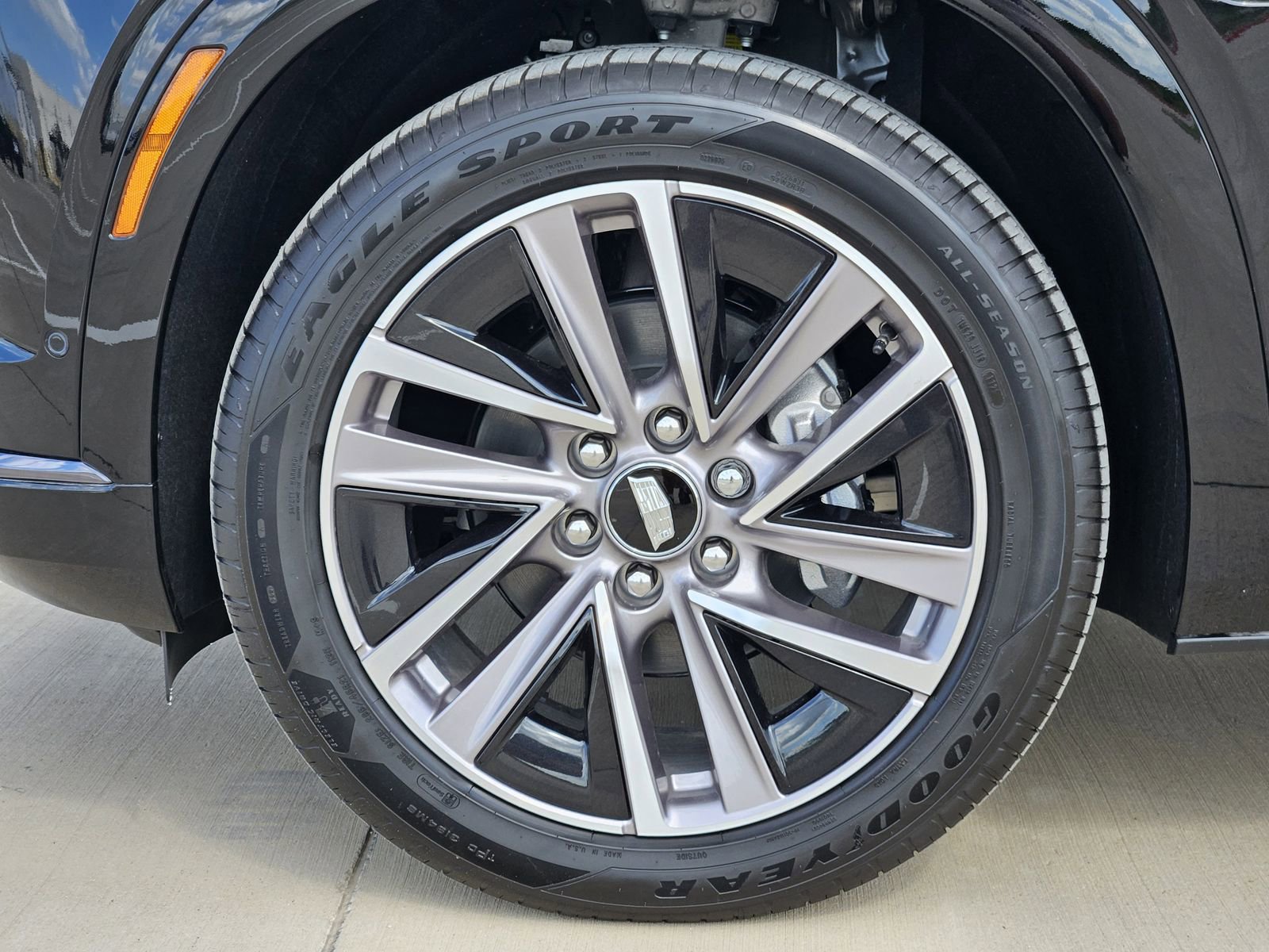 New 2026 Cadillac Vistiq Sport image 10