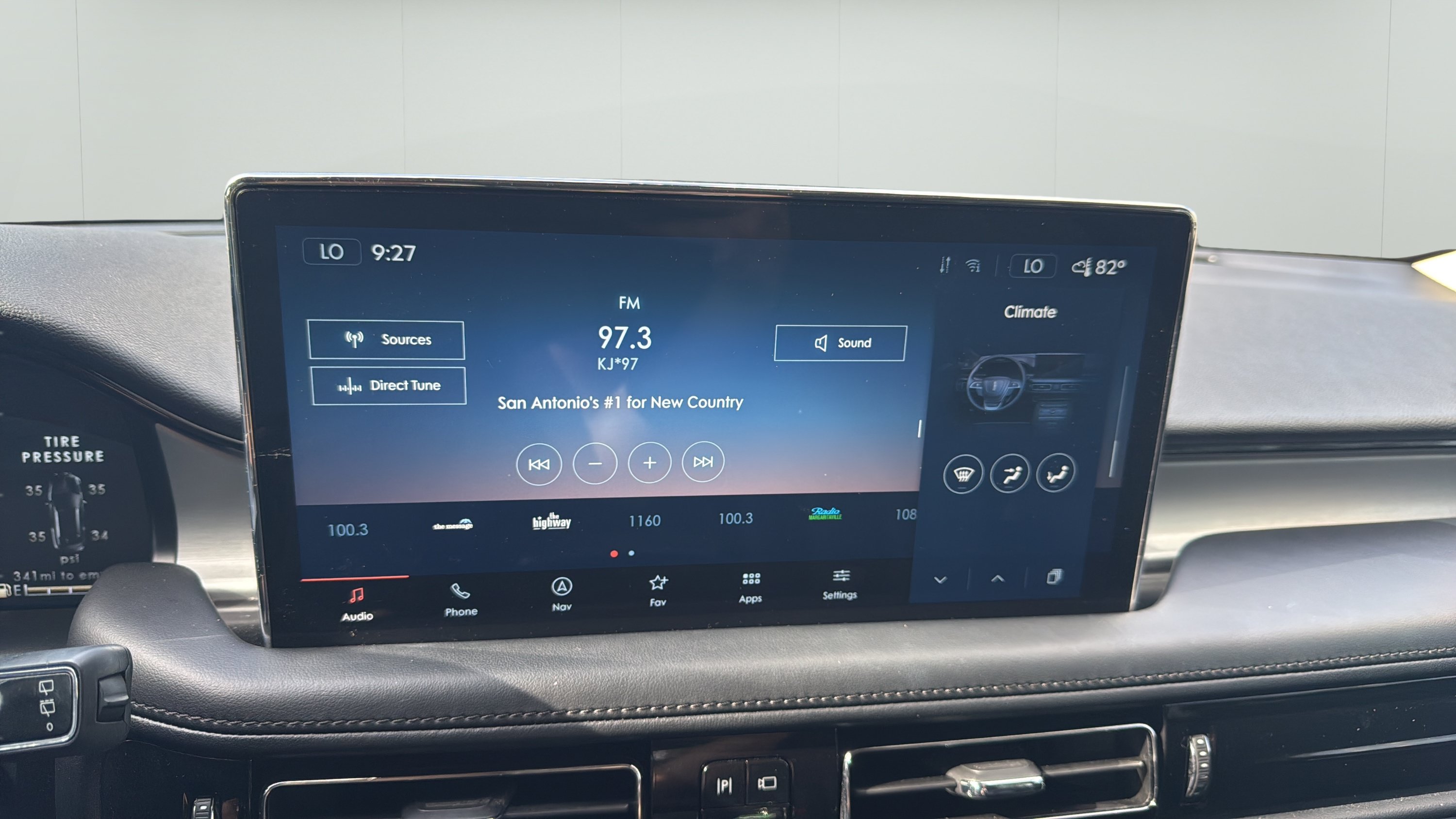 Used 2023 Lincoln Nautilus FWD w/ Premium Package image 18