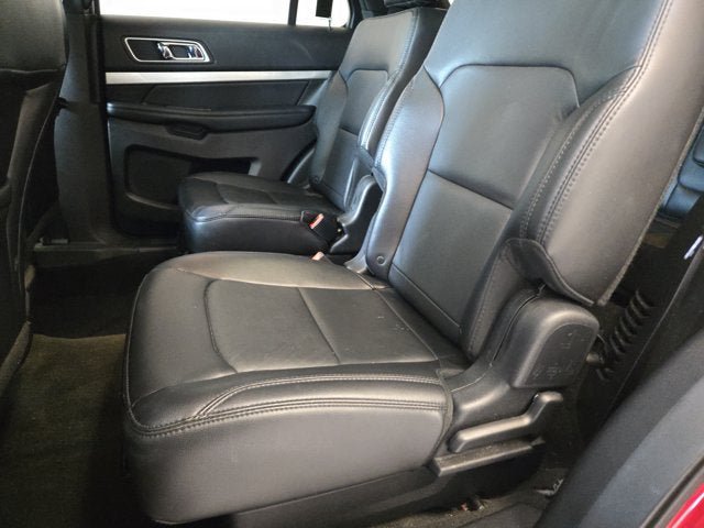 Used 2017 Ford Explorer XLT w/ Equipment Group 202A AWD/4WD image 16