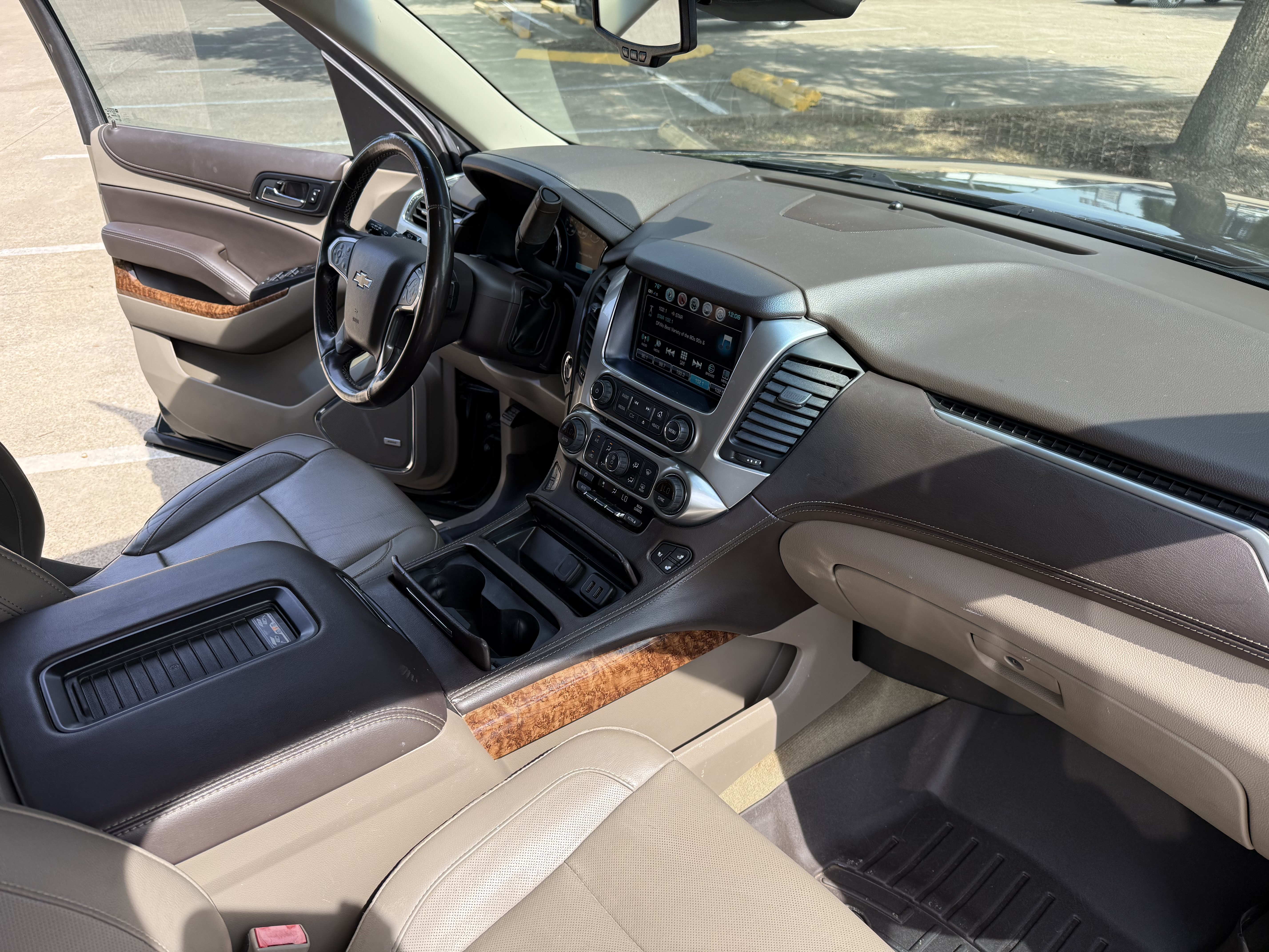 Used 2019 Chevrolet Suburban Premier RWD image 15