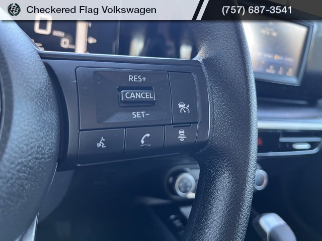 Used 2025 Nissan Kicks S image 34