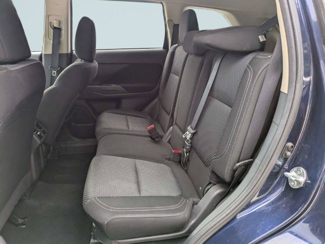 Used 2019 Mitsubishi Outlander ES FWD image 14