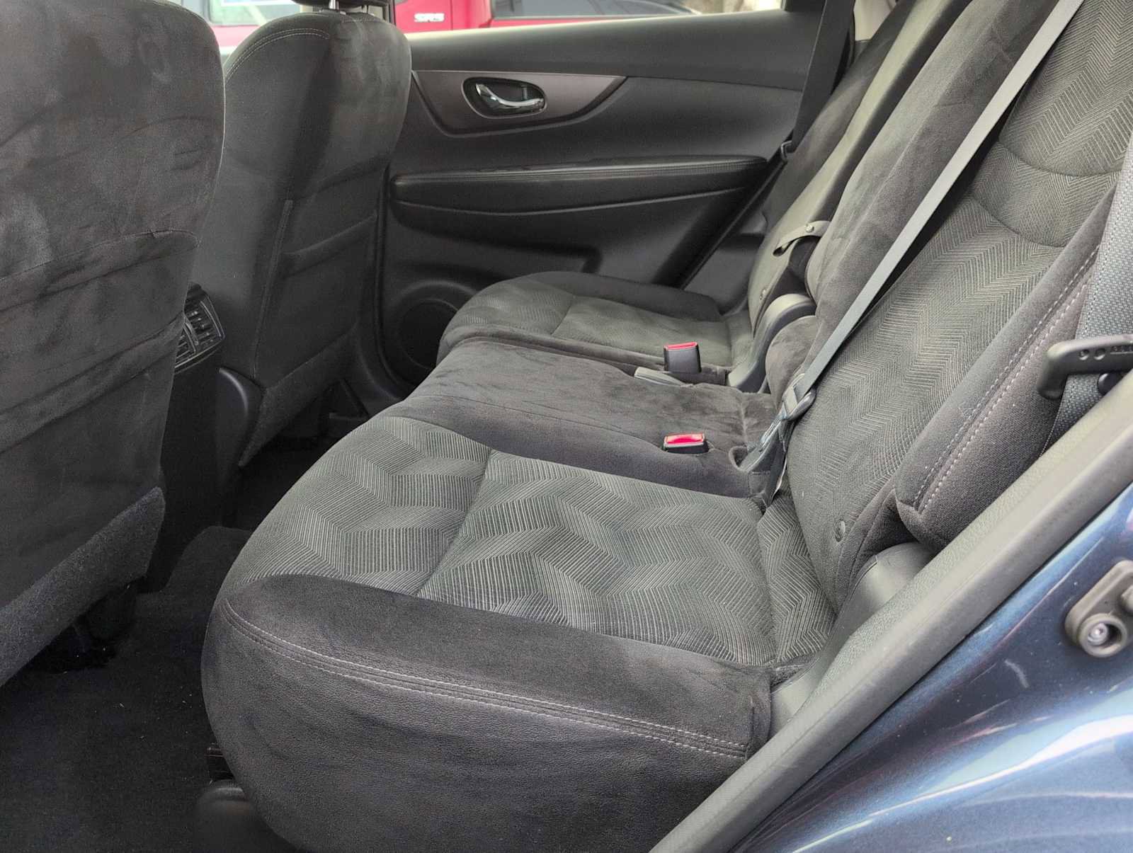 Used 2014 Nissan Rogue S w/ S Family Package image 18