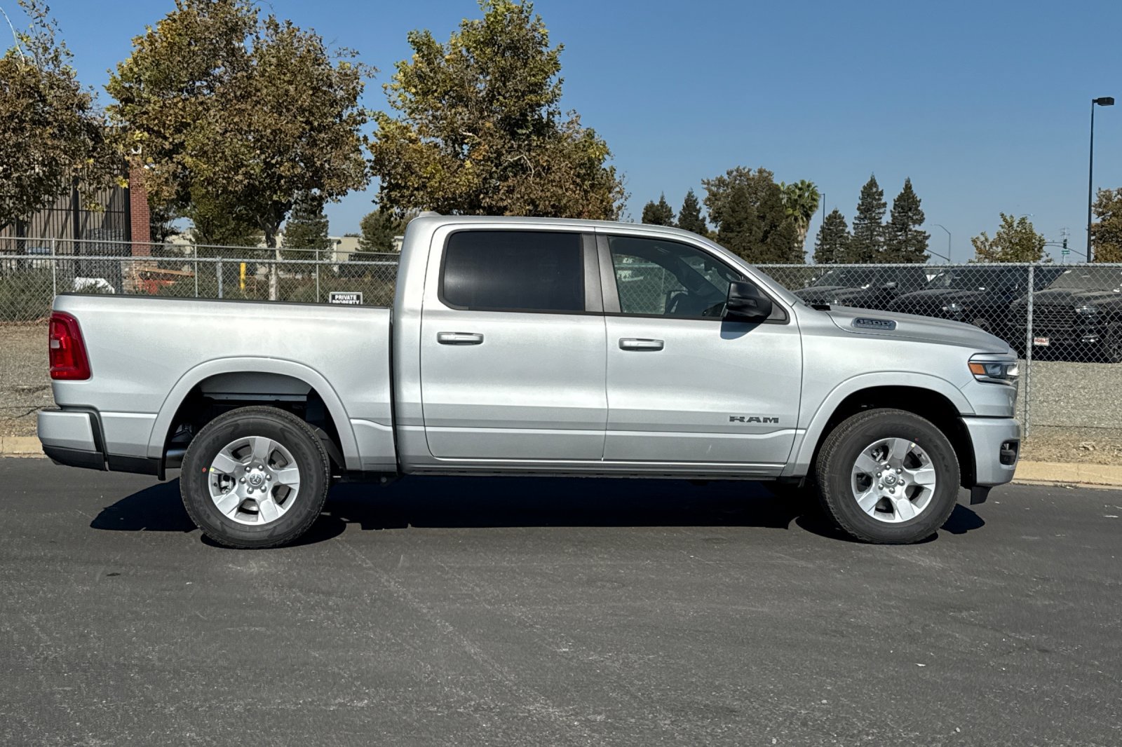 New 2027 RAM 1500 4x4 Crew Cab image 2