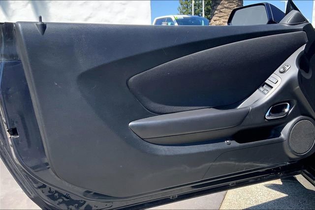 Used 2015 Chevrolet Camaro SS w/ SS Performance Package RWD image 21