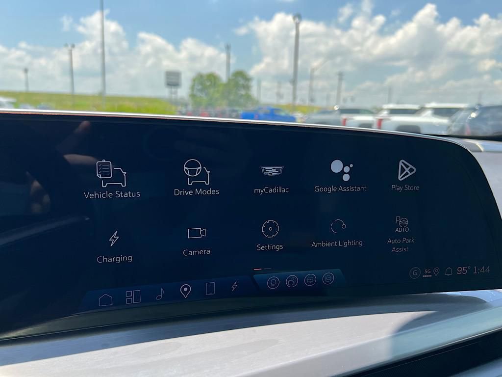 New 2026 Cadillac Vistiq Sport w/ LPO, Floor Liner Package image 23