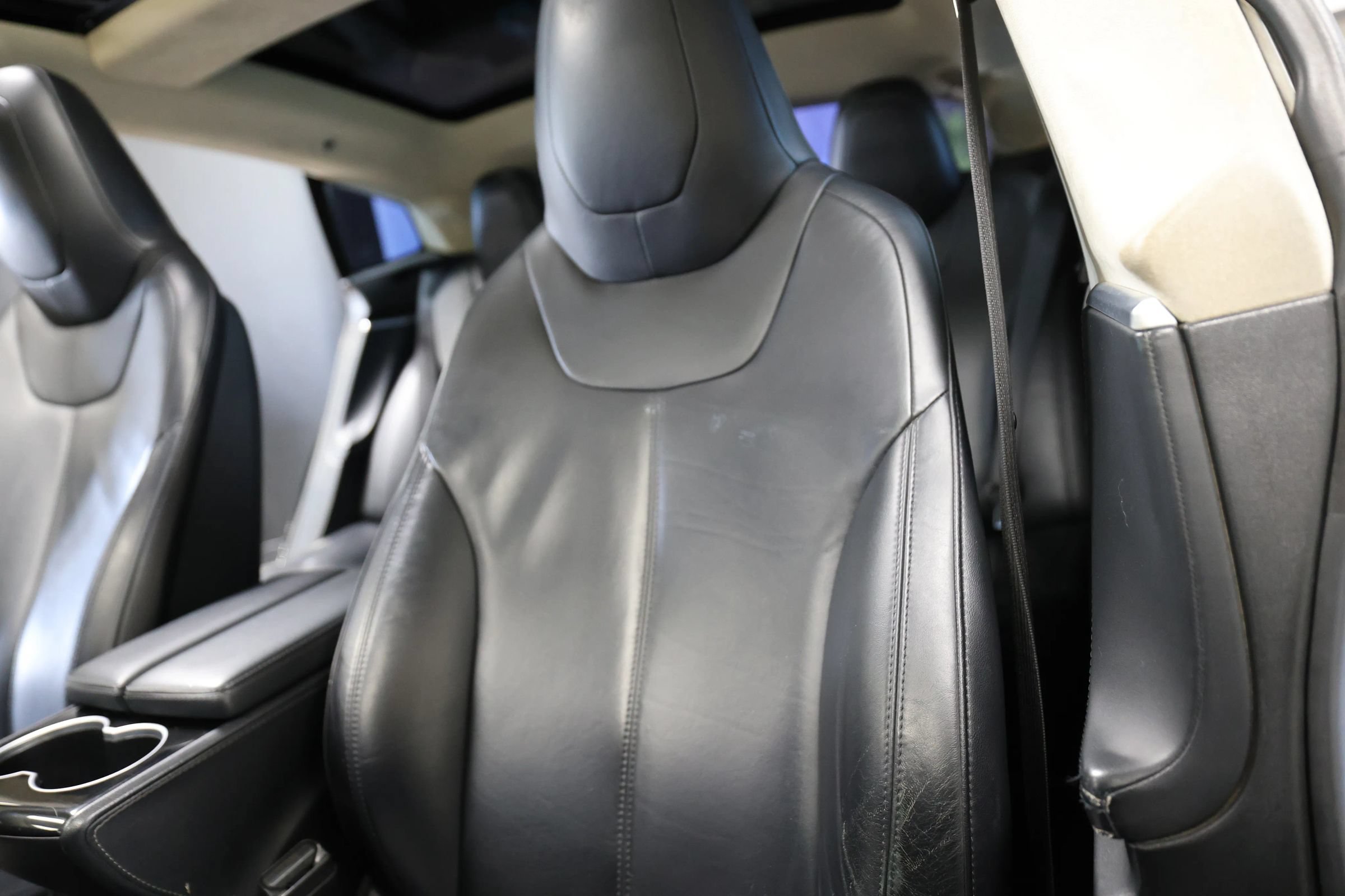 Used 2015 Tesla Model S 70D AWD/4WD image 25