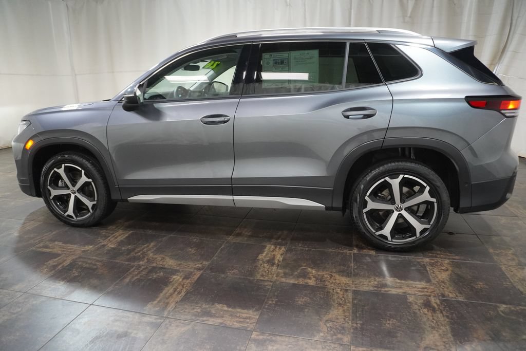 Certified 2026 Volkswagen Tiguan SE AWD/4WD image 9